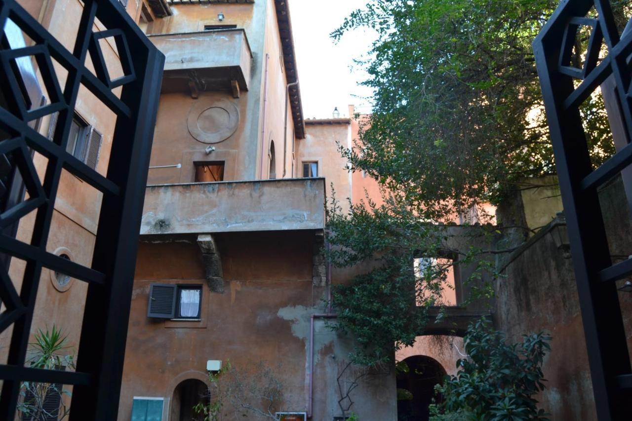 Апартаменты Palazzo Velli Рим Экстерьер фото